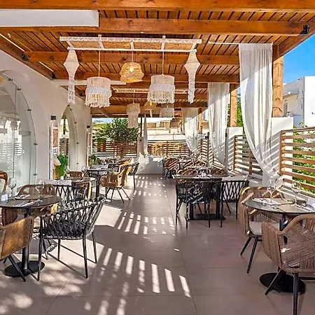 White Boutique Andimakhia
