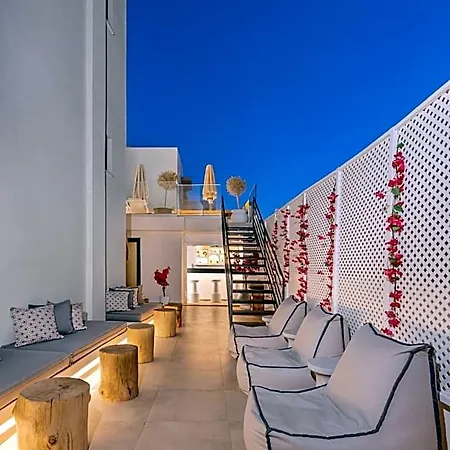 White Boutique Andimakhia