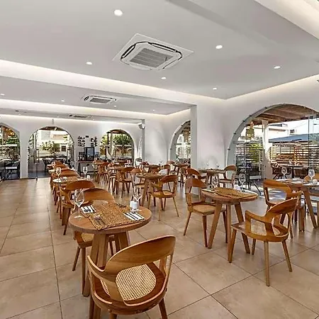 White Boutique Hotel 5*